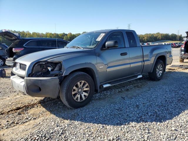 Global Auto Auctions: 2006 MITSUBISHI RAIDER DUR