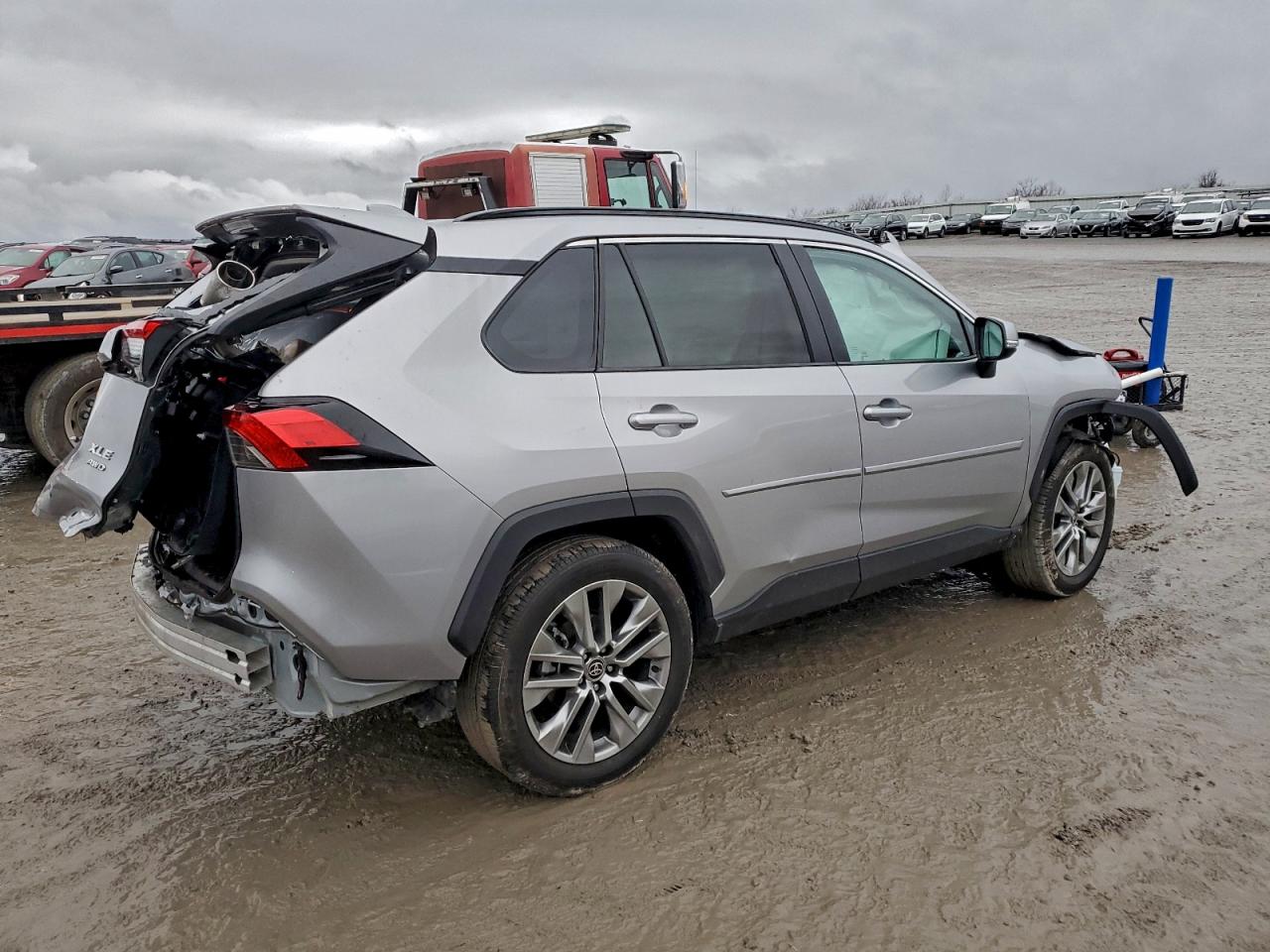 TOYOTA RAV4 XLE PREMIUM