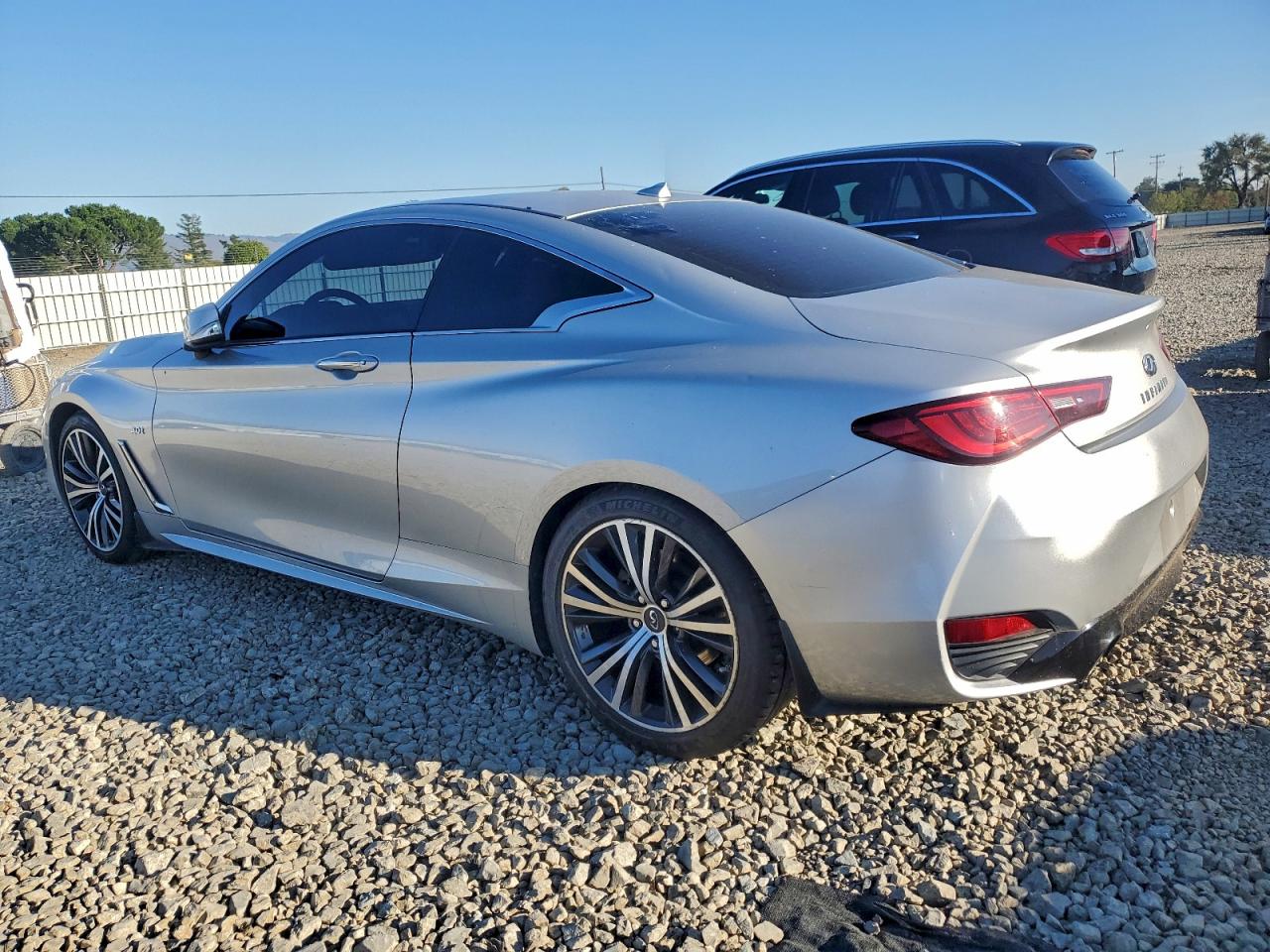 INFINITI Q60 LUXE 300