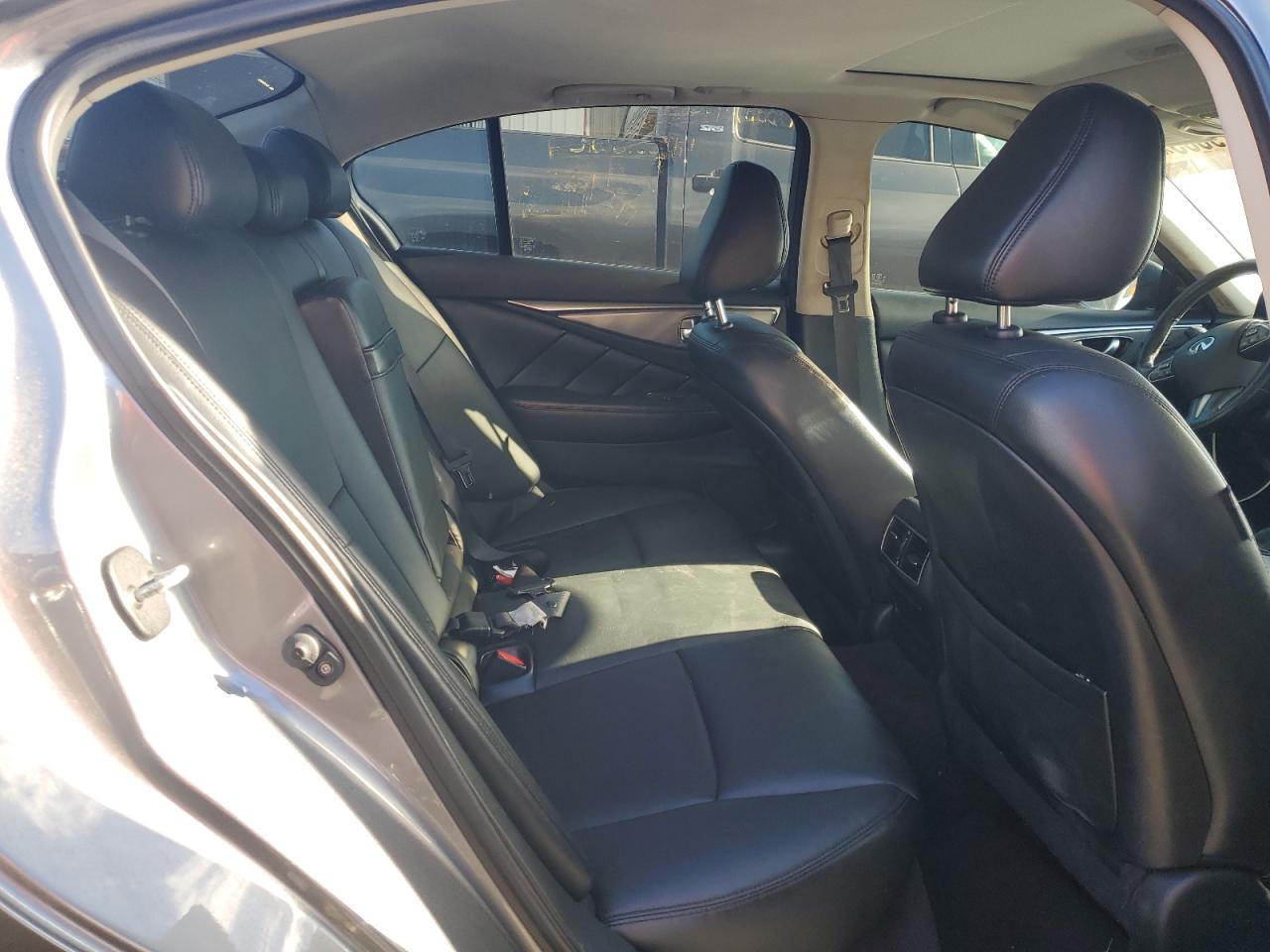 INFINITI Q50 PREMIUM