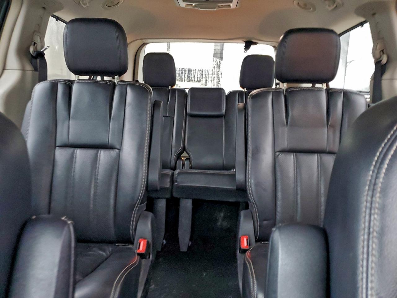 CHRYSLER TOWN & COUNTRY TOURING L