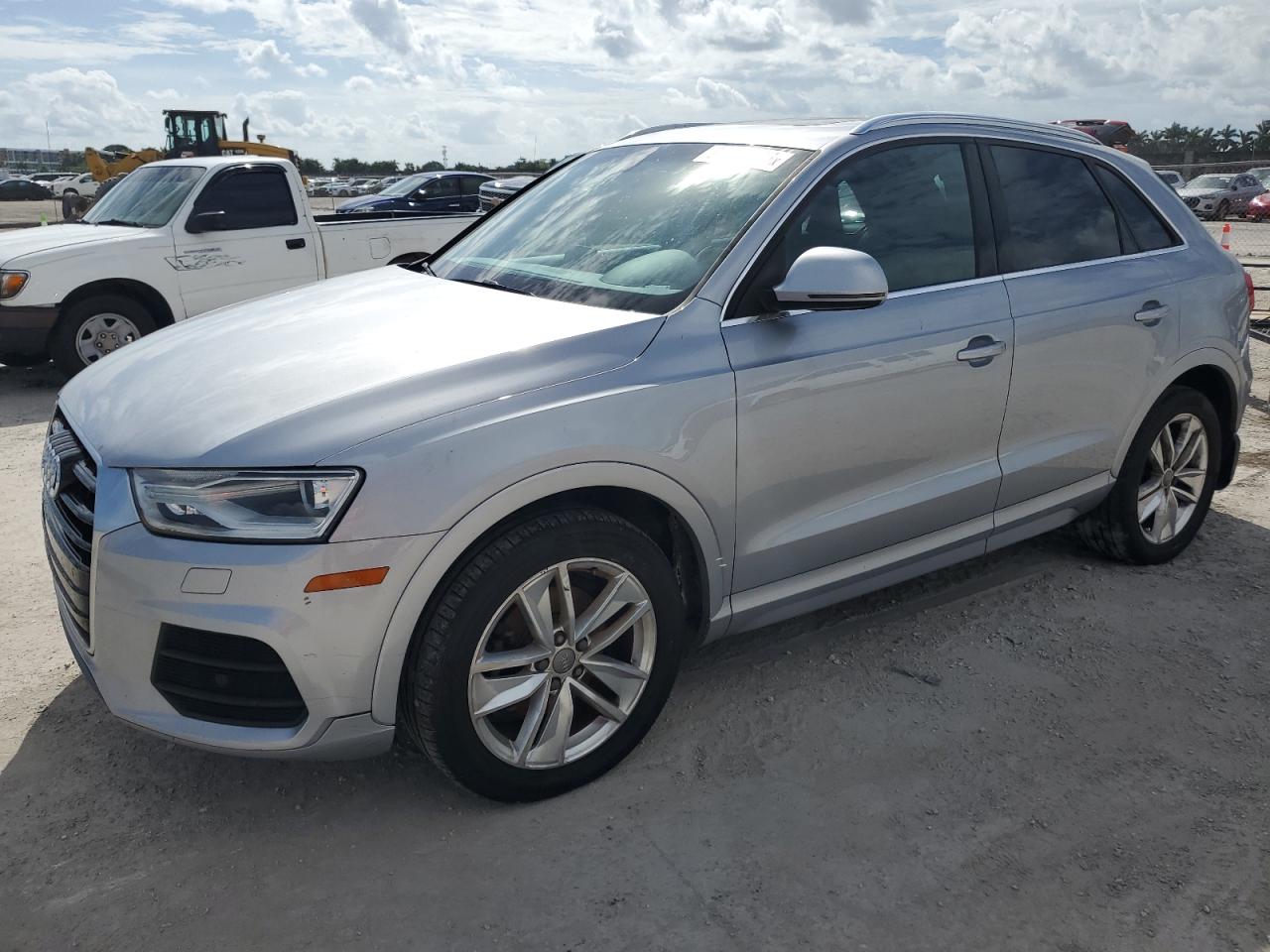 AUDI Q3 PREMIUM PLUS