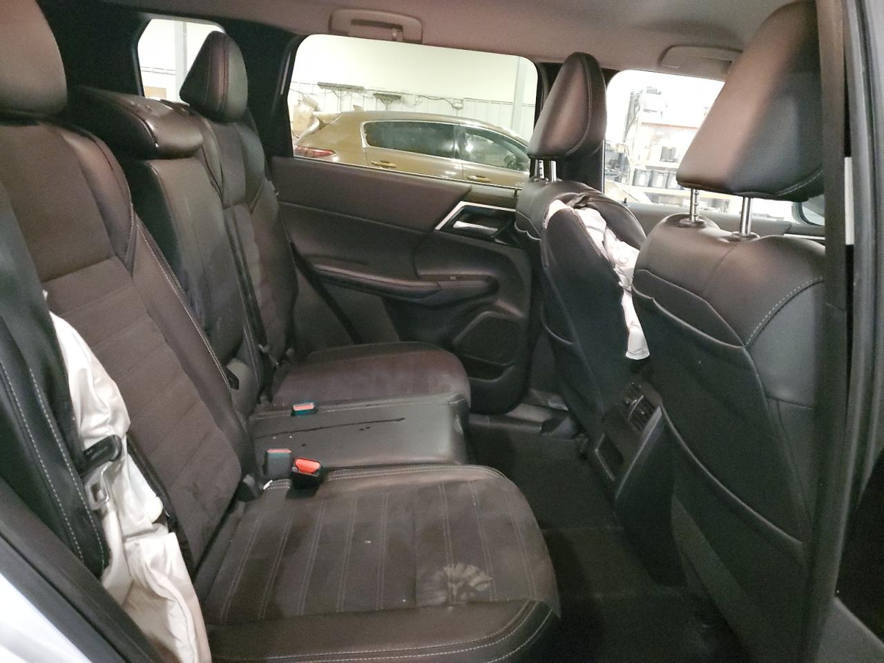 MITSUBISHI OUTLANDER SE