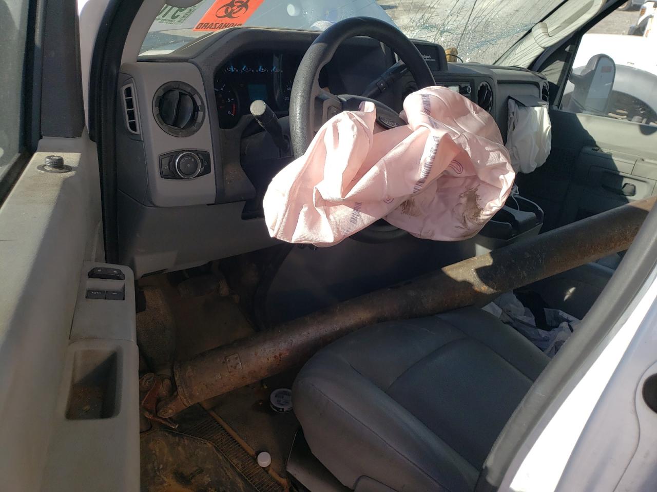 FORD ECONOLINE E450 SUPER DUTY CUTAWAY VAN