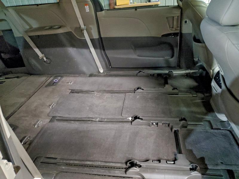 2016 TOYOTA SIENNA XLE #3301986492