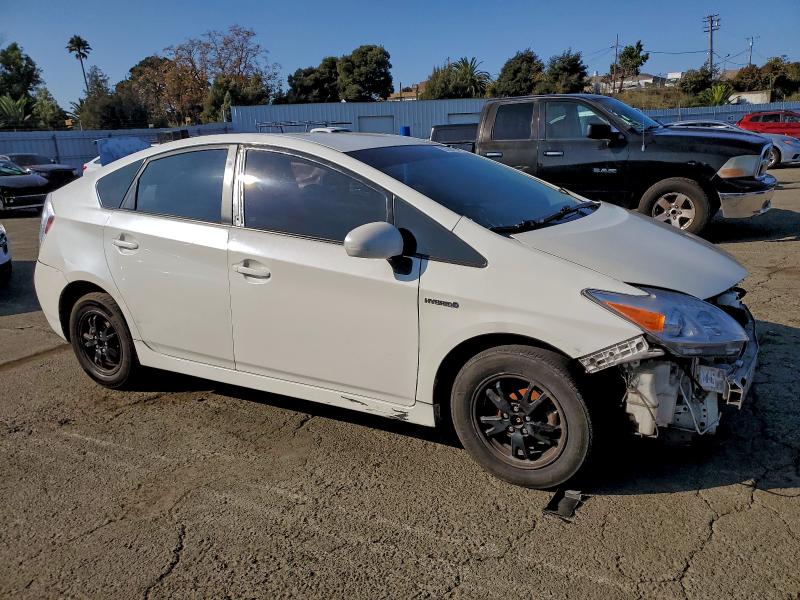 2014 TOYOTA PRIUS #3304651996