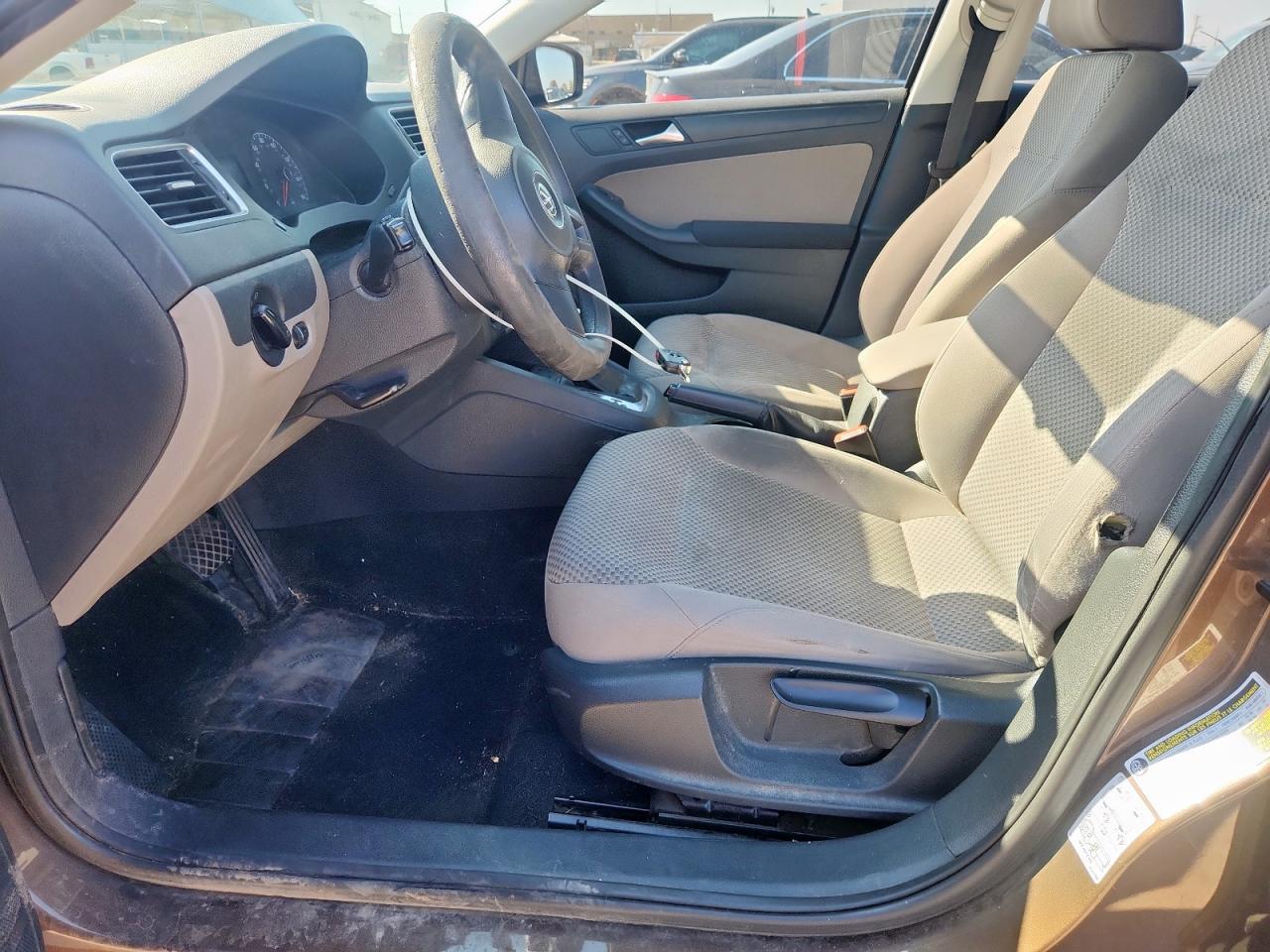 VOLKSWAGEN JETTA BASE