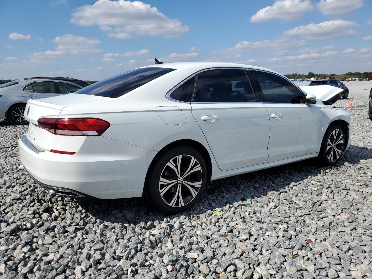 VOLKSWAGEN PASSAT SE