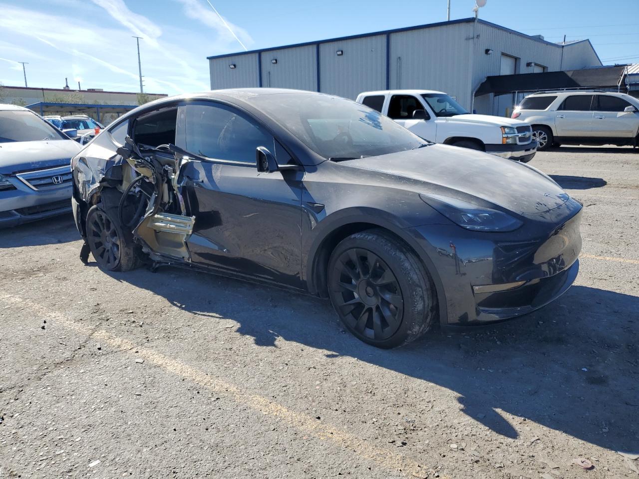 TESLA MODEL Y