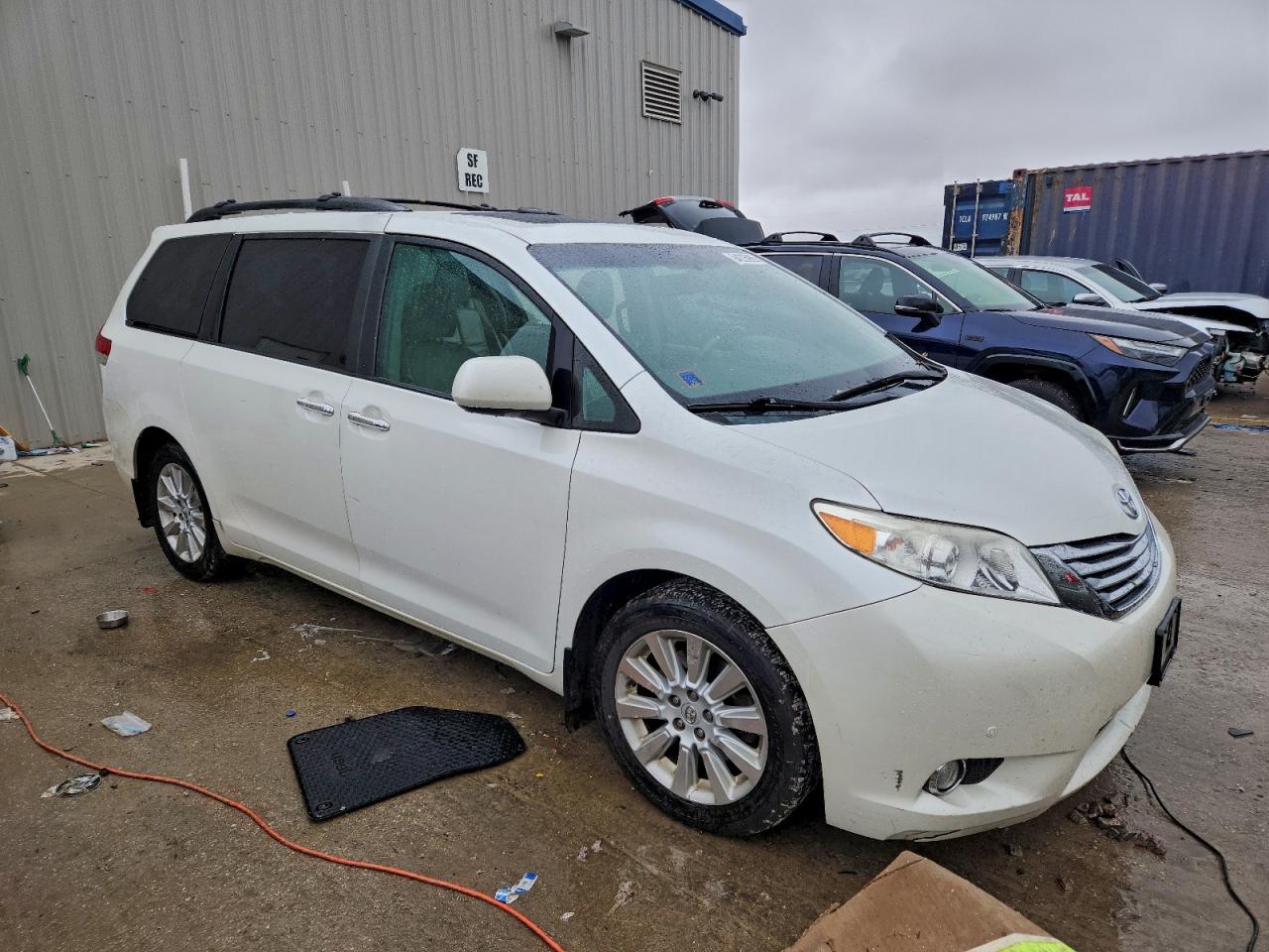 TOYOTA SIENNA XLE