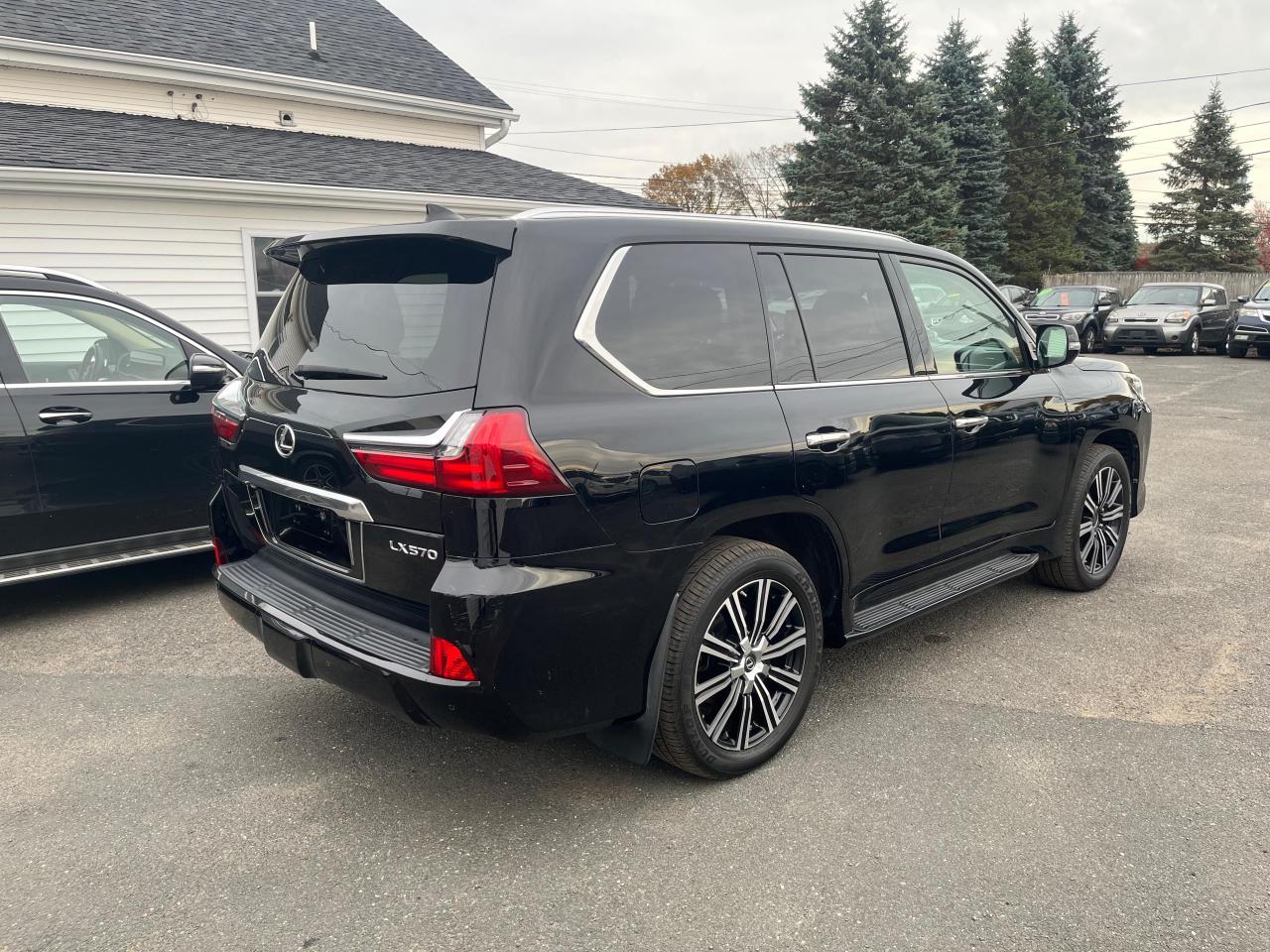 LEXUS LX 570