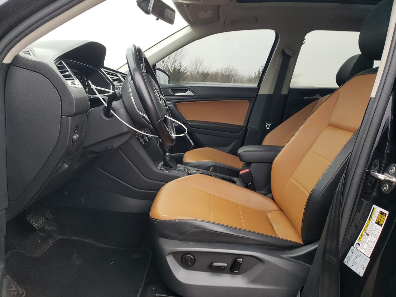 VOLKSWAGEN TIGUAN SE