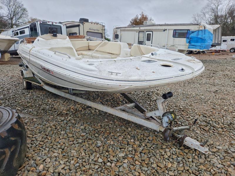 2004 GLASTRON BOAT #3296263422