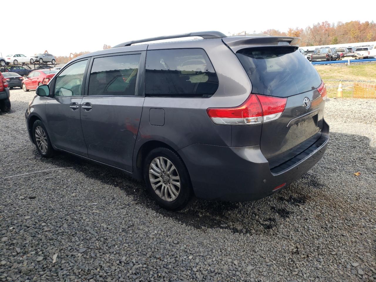 TOYOTA SIENNA XLE