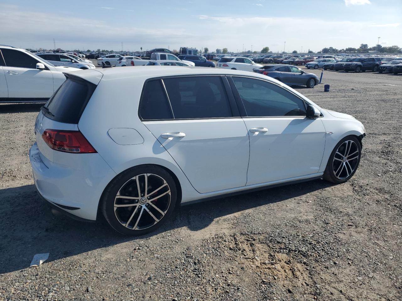 VOLKSWAGEN GOLF GTI
