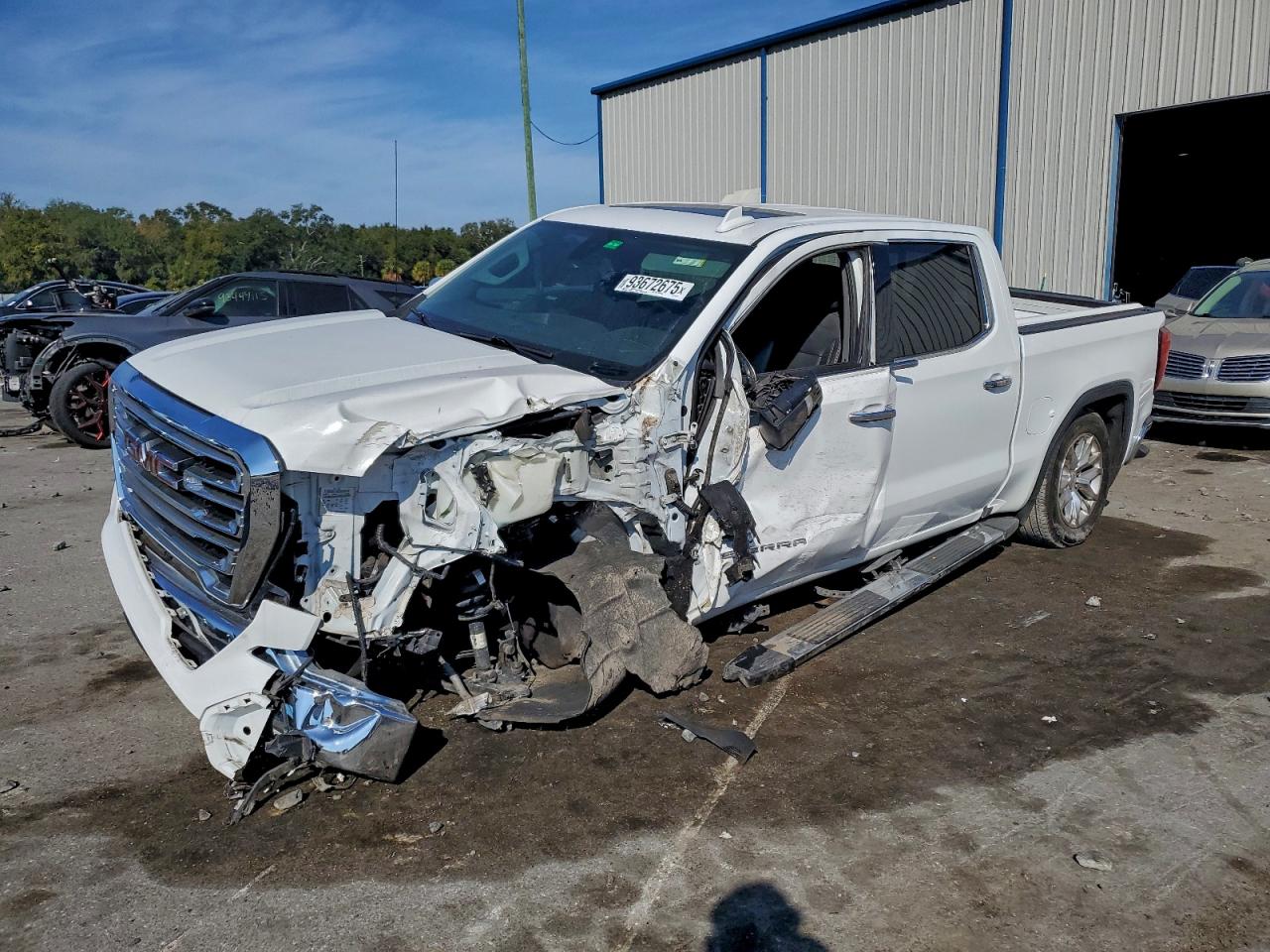 GMC SIERRA C1500 SLT