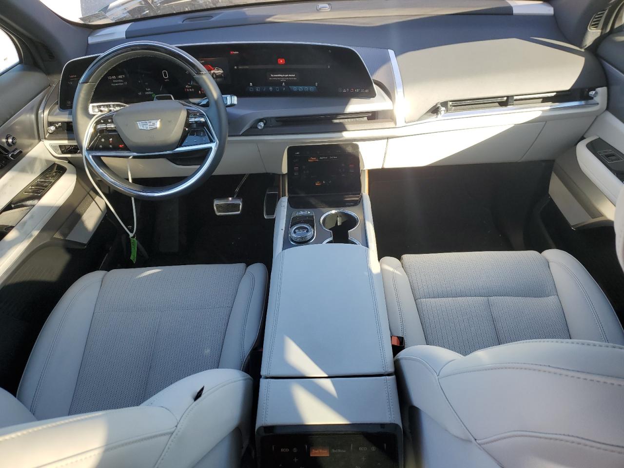 CADILLAC VISTIQ LUXURY