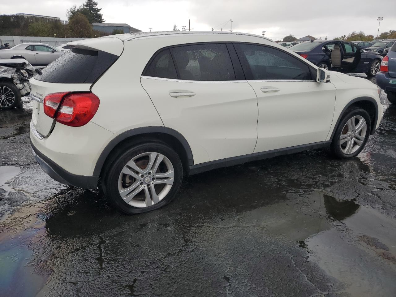 MERCEDES-BENZ GLA-CLASS 250 4MATIC