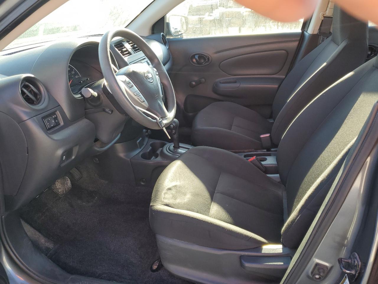 NISSAN VERSA S
