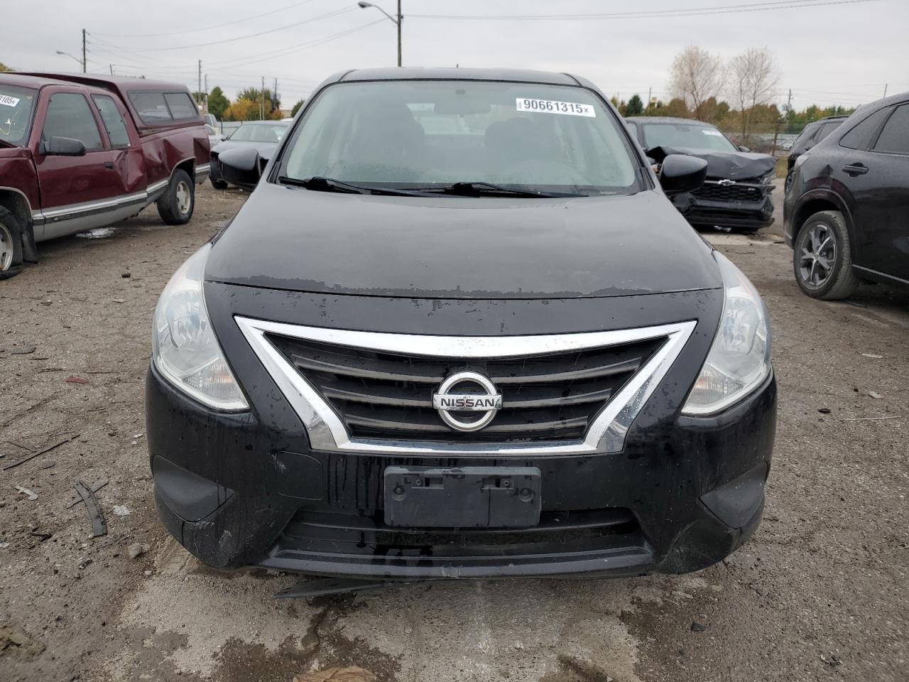 NISSAN VERSA S