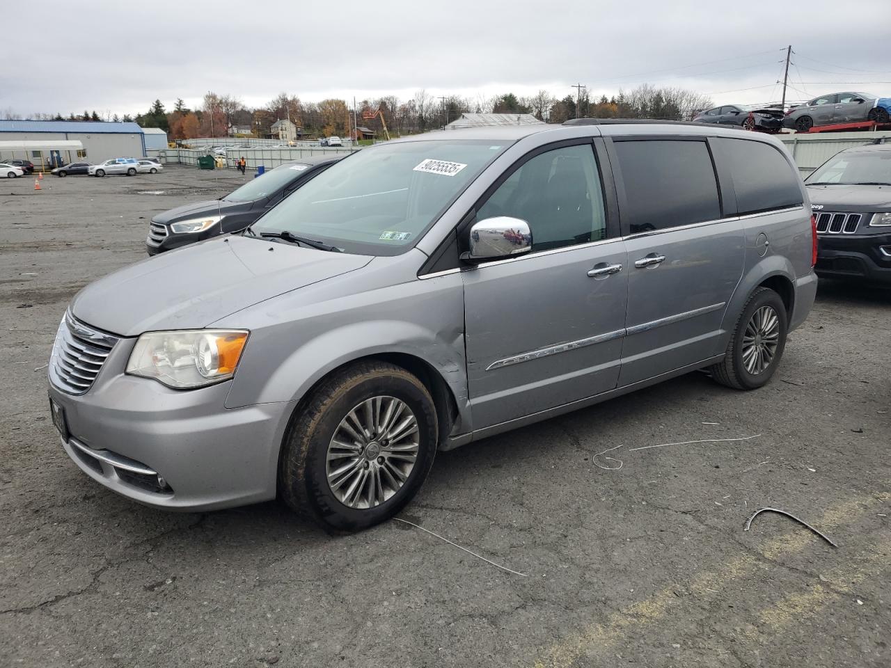 CHRYSLER TOWN & COUNTRY TOURING L
