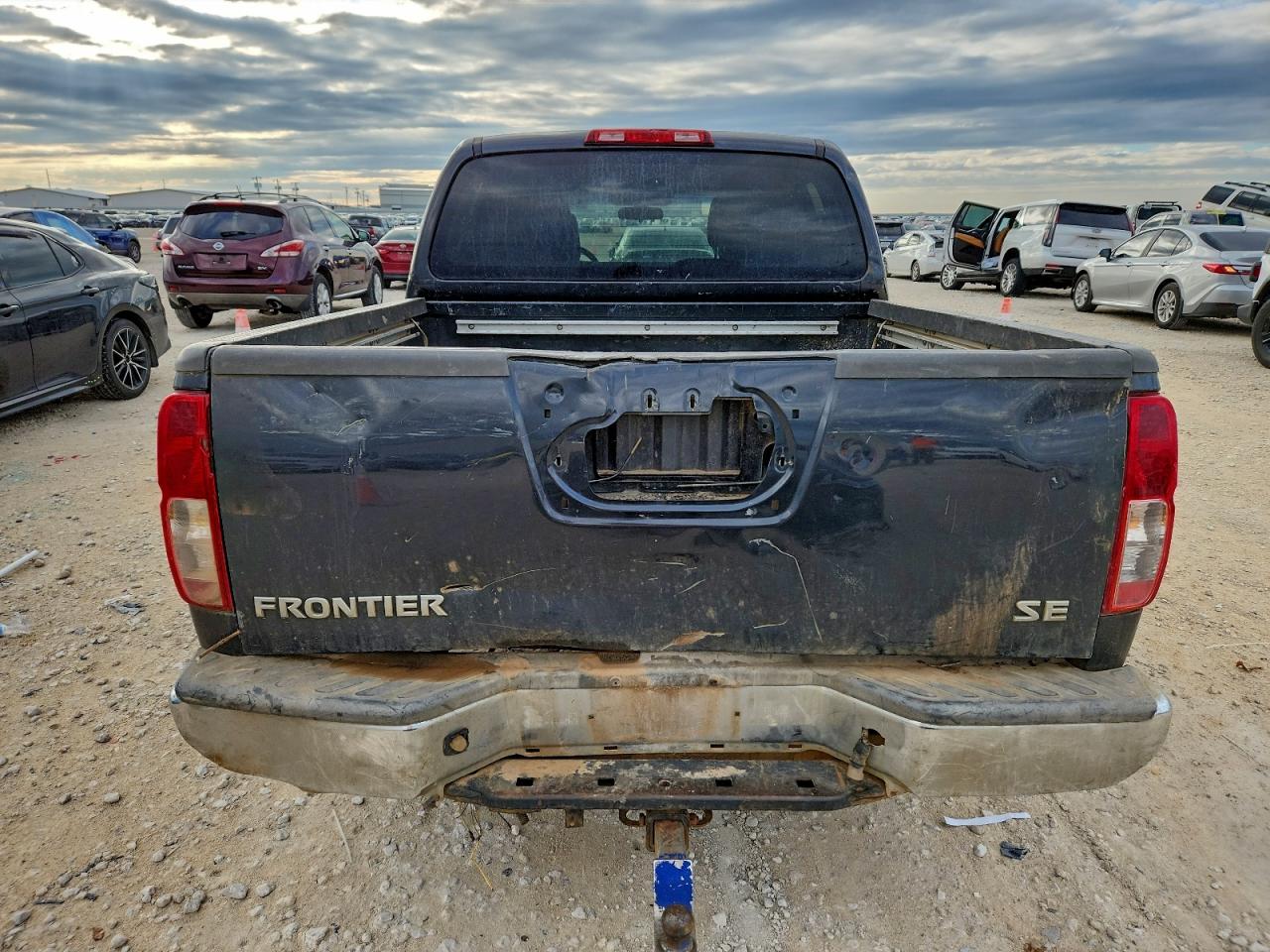 NISSAN FRONTIER CREW CAB SE