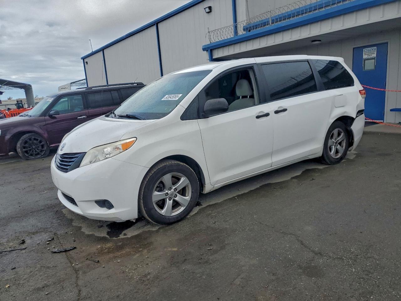 TOYOTA SIENNA