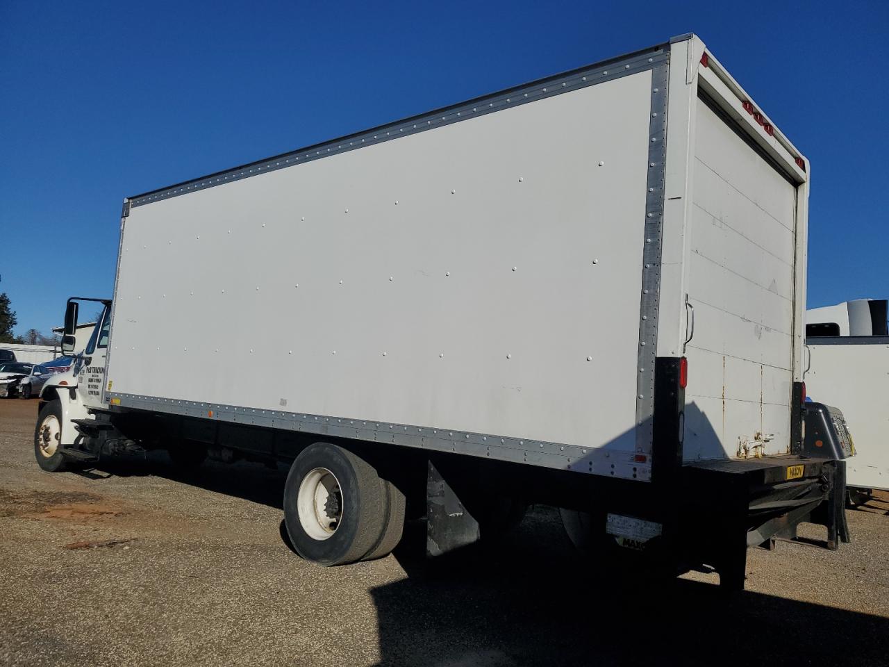 Lot #3291441163 2013 INTERNATIONAL 4300