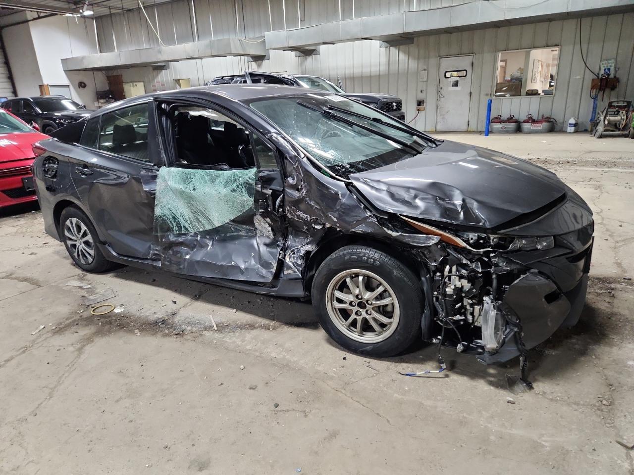 TOYOTA PRIUS PRIME LE