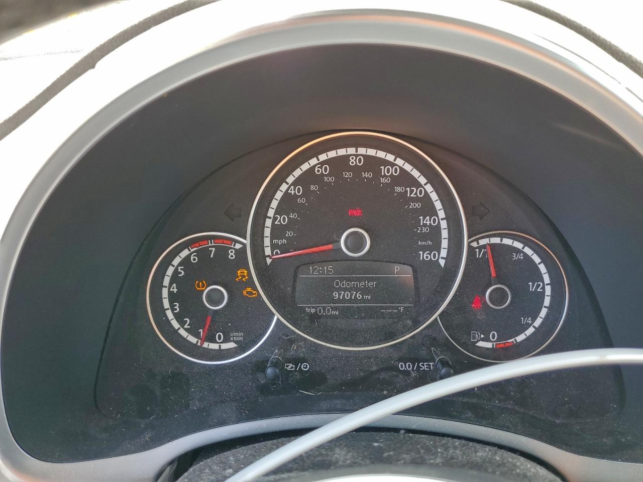 VOLKSWAGEN BEETLE SE