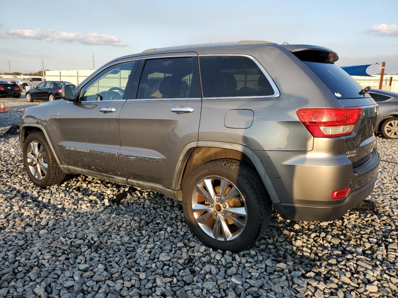 JEEP GRAND CHEROKEE LAREDO