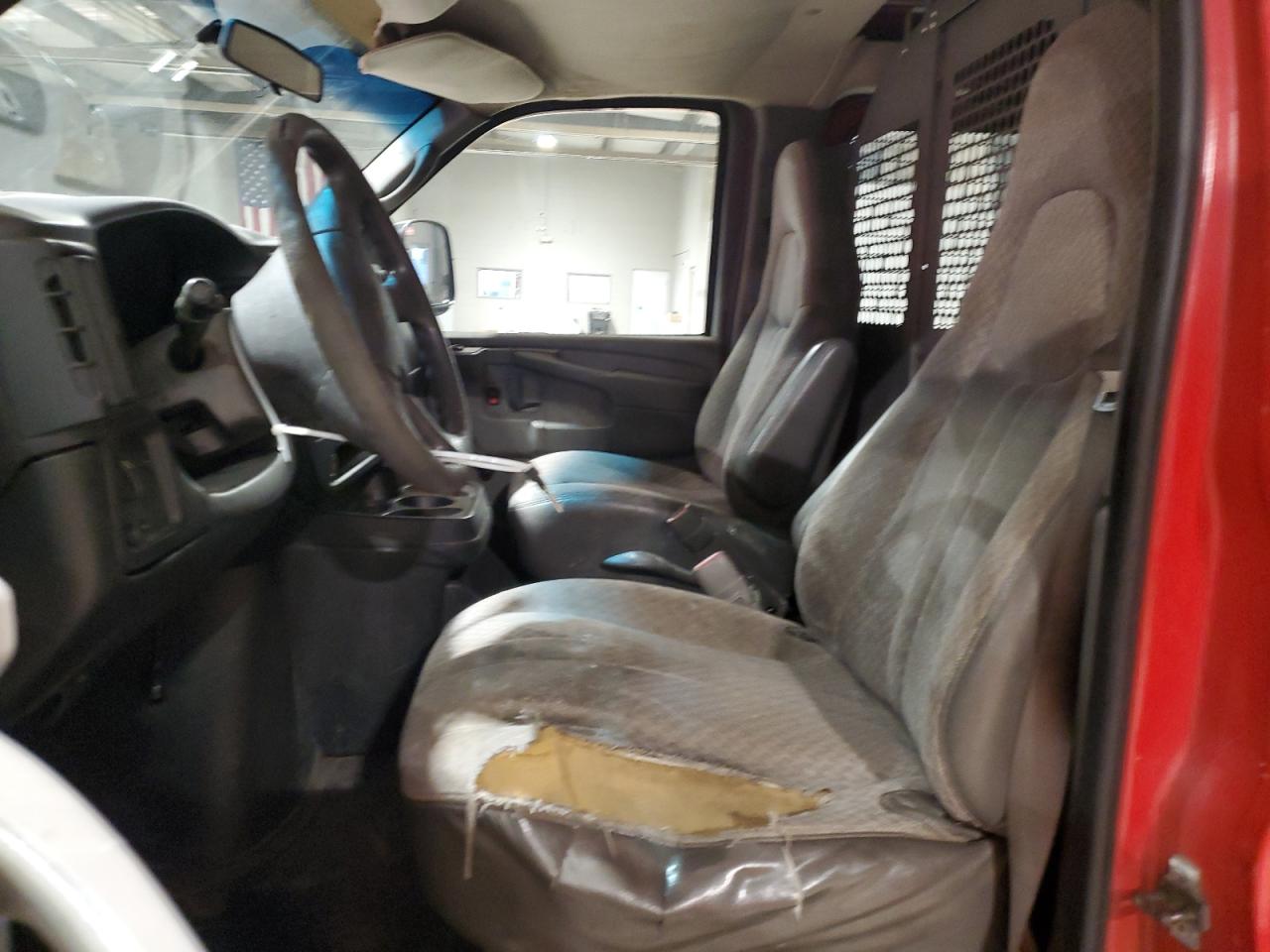 Lot #3285593277 2005 GMC SAVANA G35