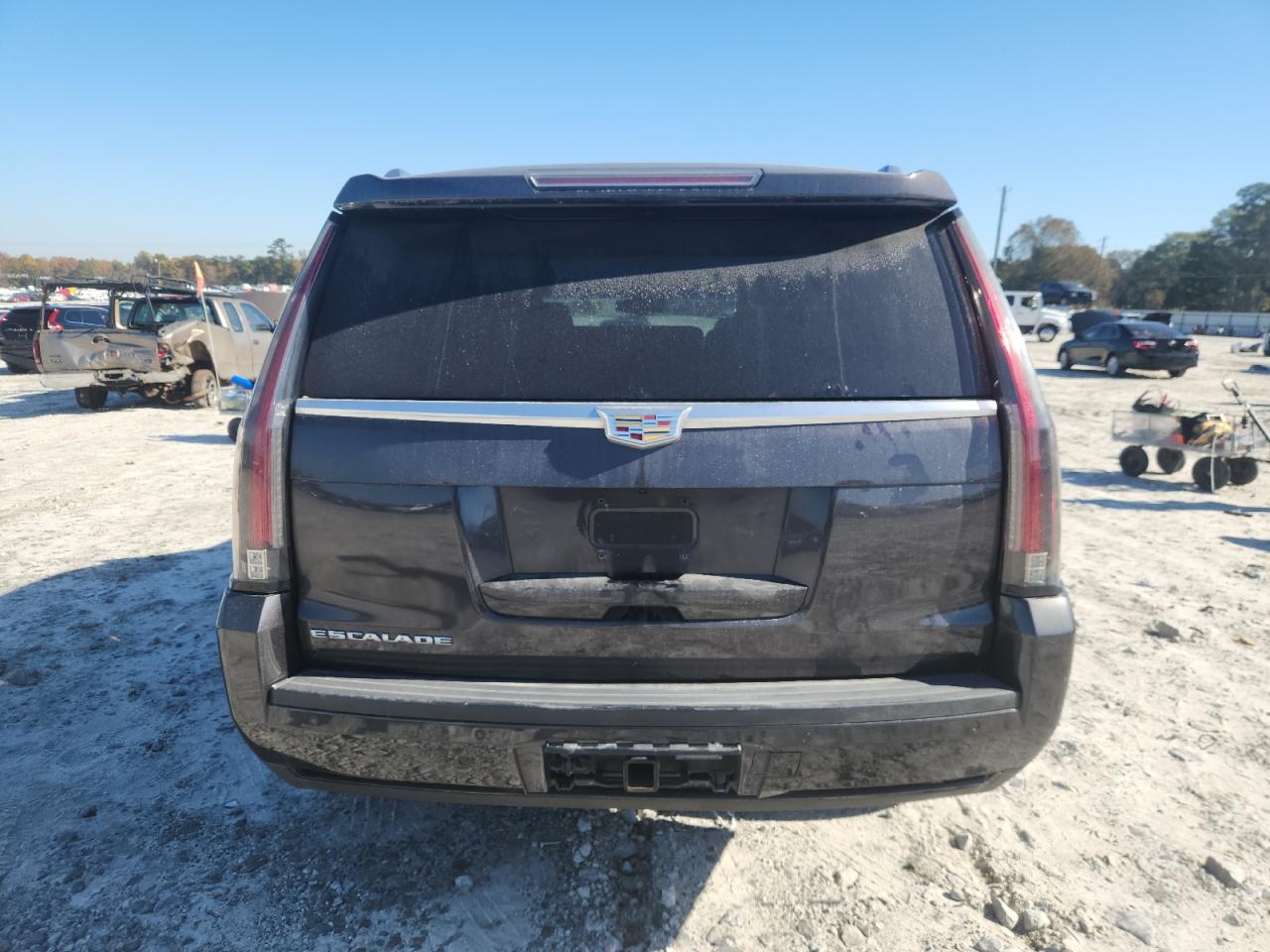 CADILLAC ESCALADE LUXURY