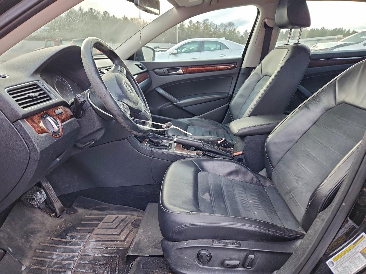 VOLKSWAGEN PASSAT SEL