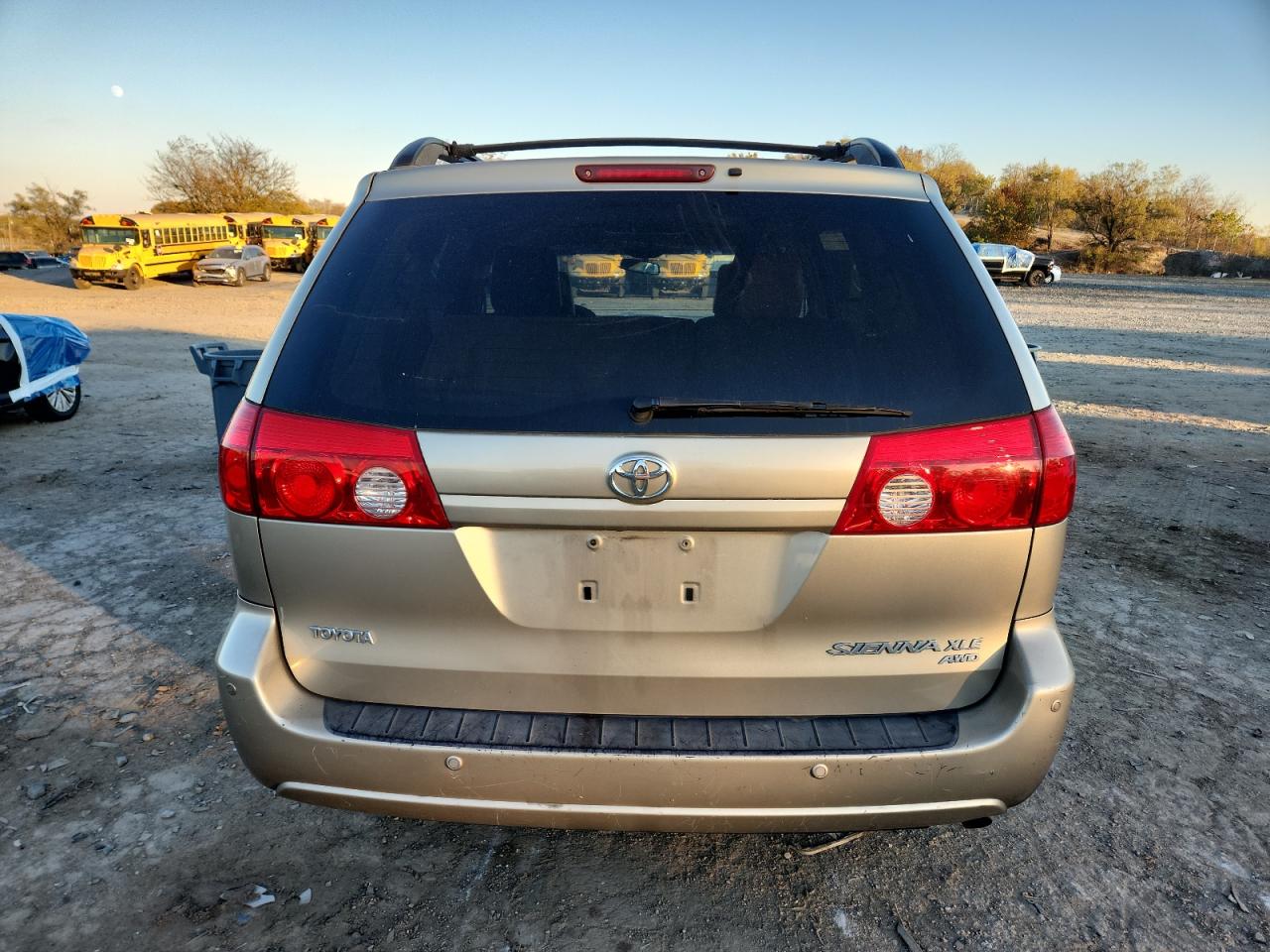 TOYOTA SIENNA XLE