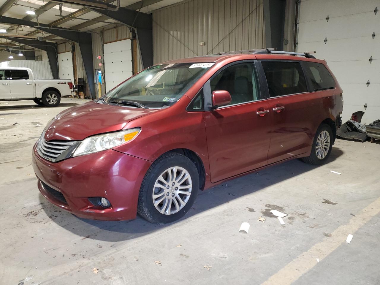 TOYOTA SIENNA XLE