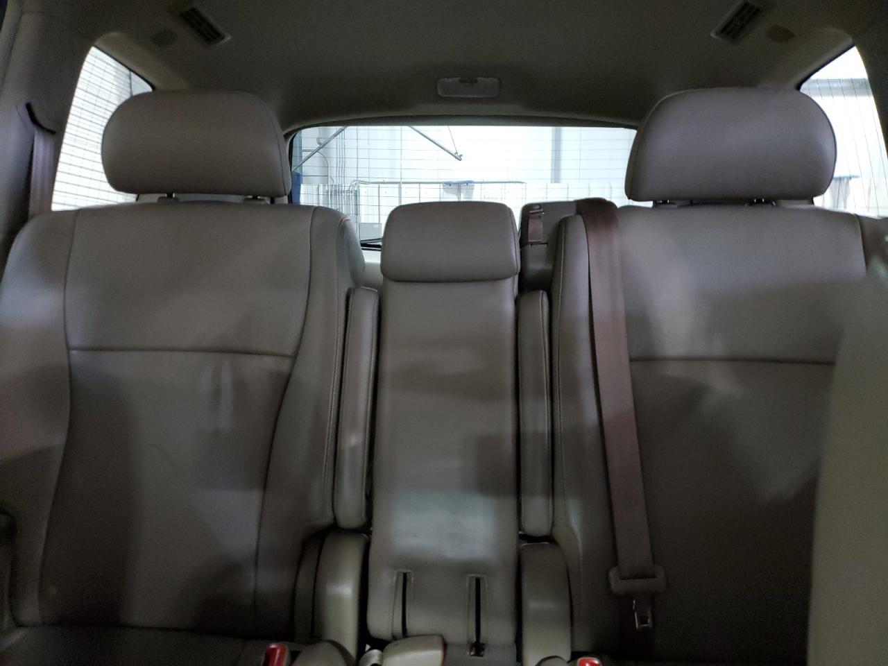 TOYOTA HIGHLANDER BASE