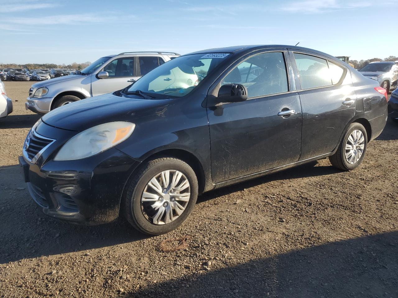 NISSAN VERSA S