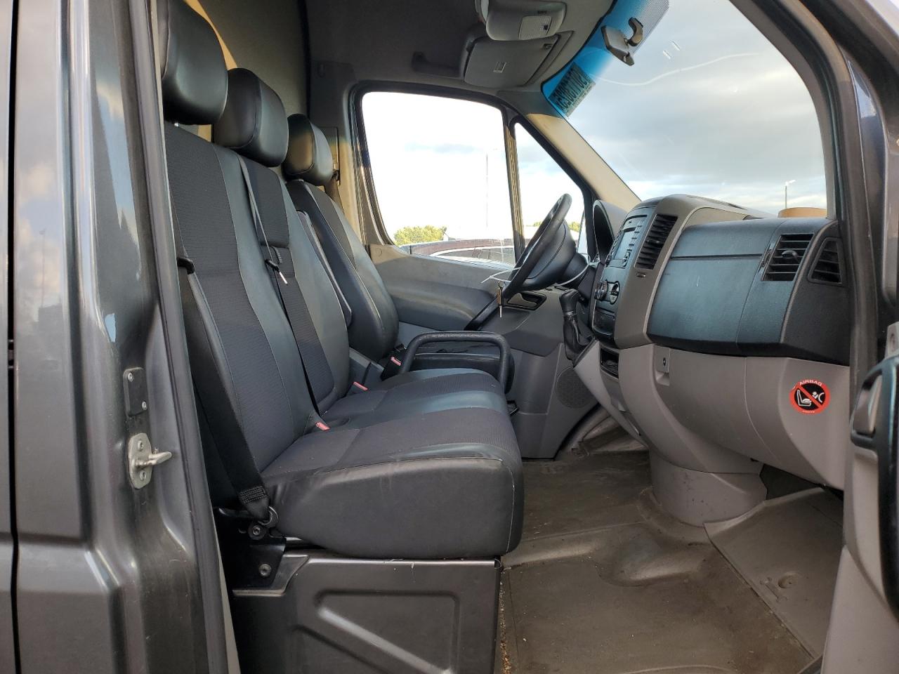 MERCEDES-BENZ SPRINTER 2500