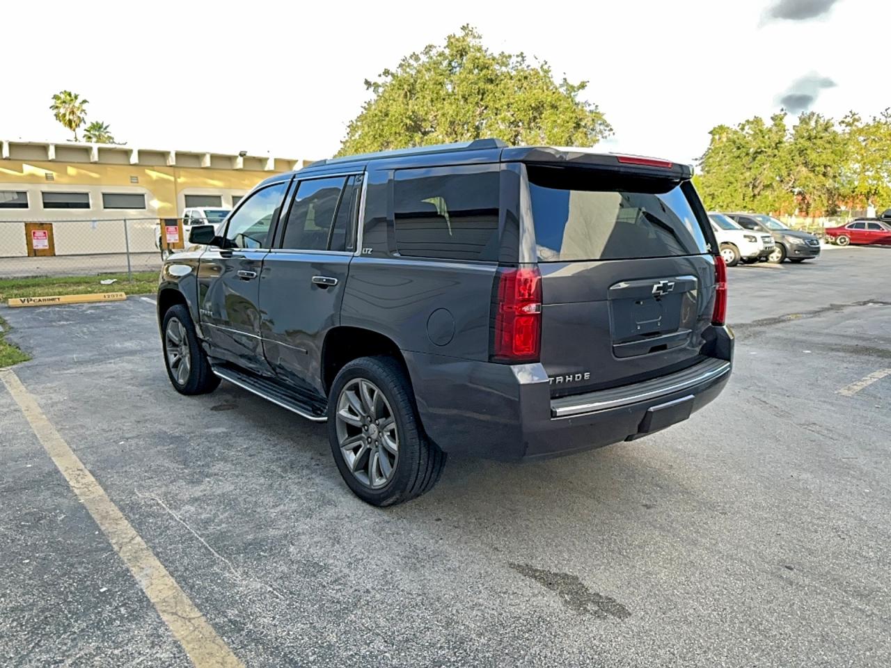 CHEVROLET TAHOE C1500 LTZ