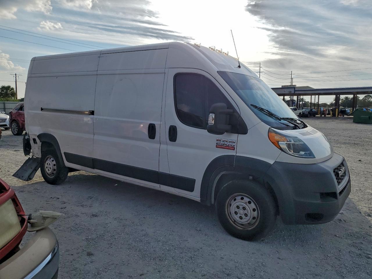 RAM PROMASTER 2500 HIGH