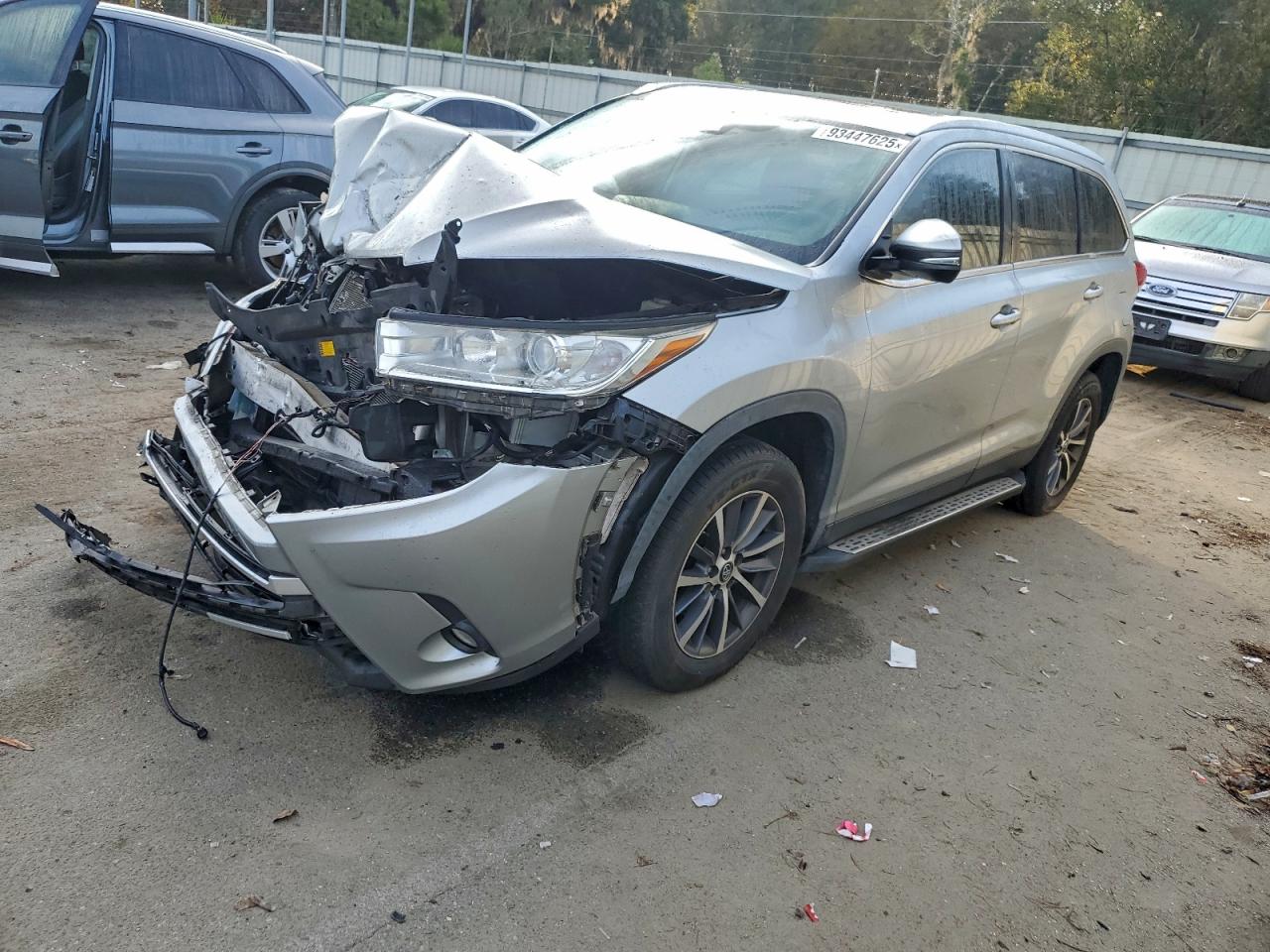 TOYOTA HIGHLANDER SE