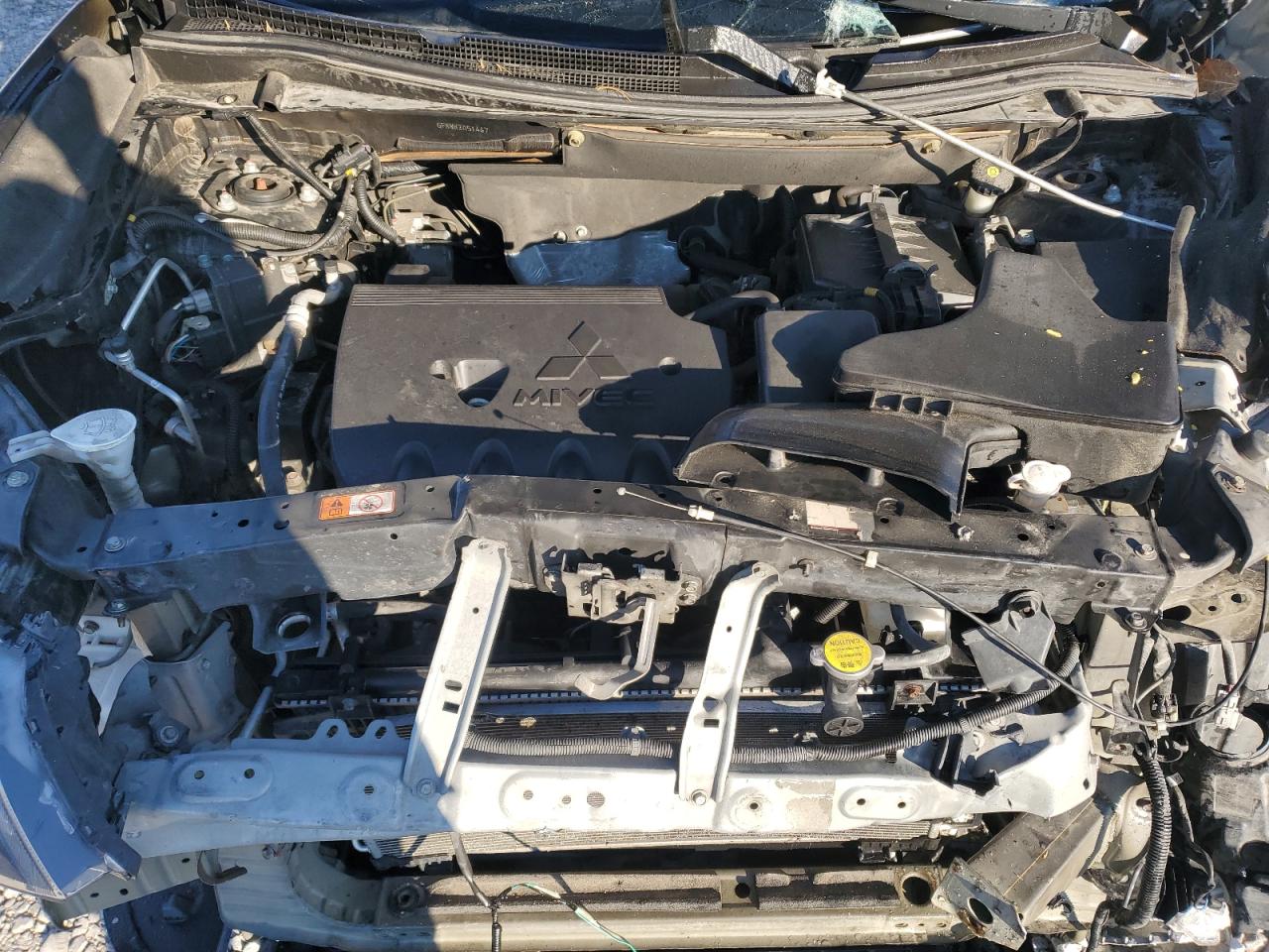 MITSUBISHI OUTLANDER SE