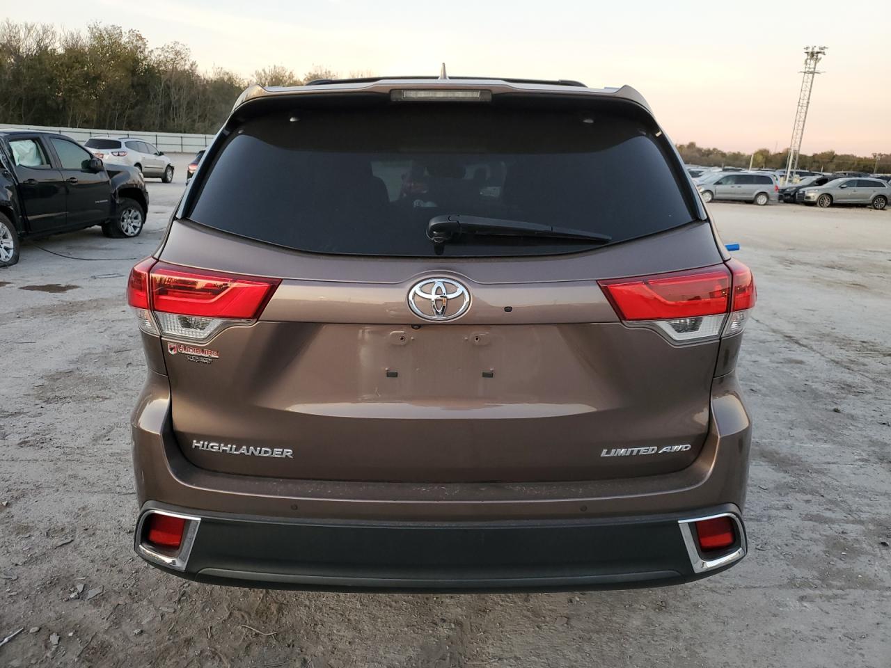 TOYOTA HIGHLANDER LIMITED