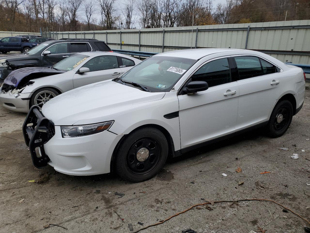Lot #3283942856 2019 FORD TAURUS POL