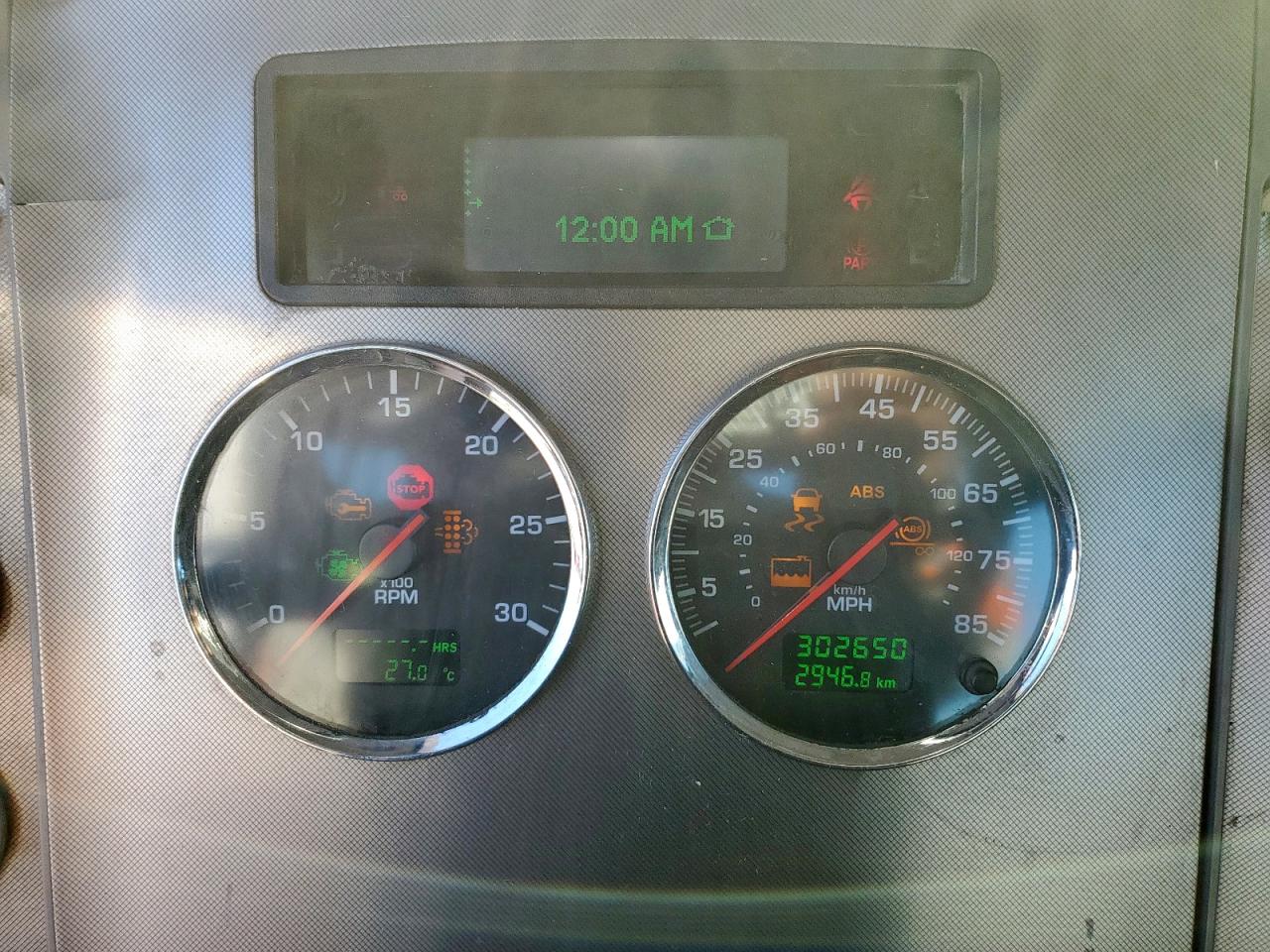 Lot #3303628930 2016 KENWORTH T370