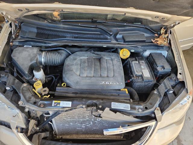 2016 CHRYSLER TOWN & COU #3296364205