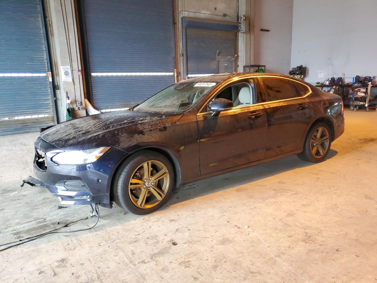 VOLVO S90 T5 MOMENTUM