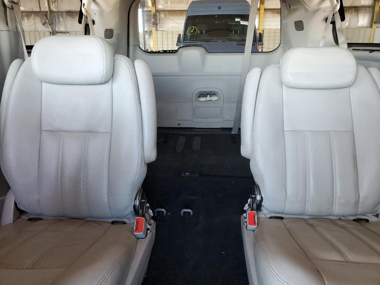 CHRYSLER TOWN & COUNTRY TOURING PLUS