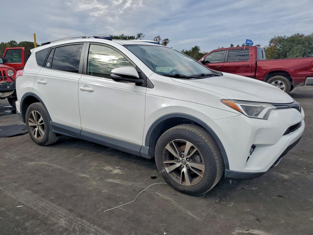 Lot #3301835381 2017 TOYOTA RAV4 XLE